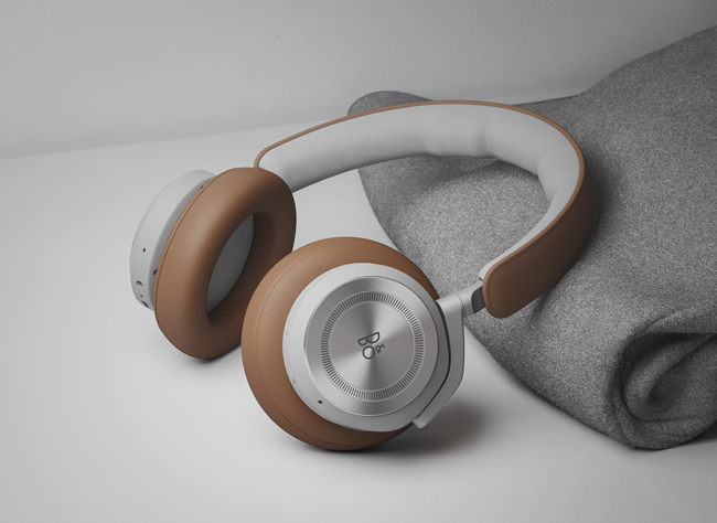 Beoplay HX: Τα νέα ακουστικά της Bang & Olufsen.