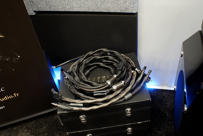 Όσοι παραβρέθηκαν στο open house που διοργάνωσε το Heaven Audio για την Esprit είχαν την ευκαιρία να δουν από κοντά έναν πραγματικά μεγάλο αριθμό μοντέλων. Η εταιρία έχει δέκα σειρές, συνολικά.