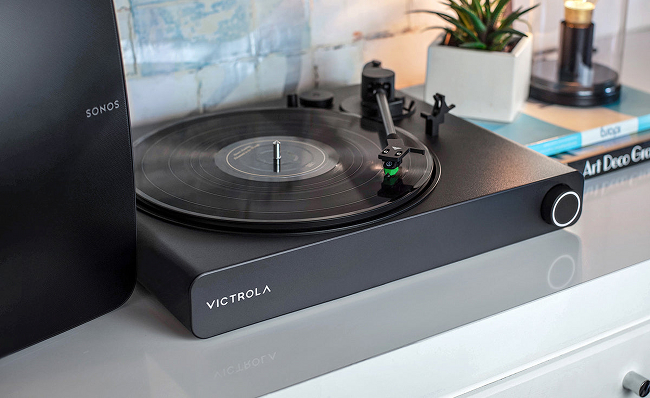 Η Victrola επενδύει στην σχέση αναλογικού ήχου και Sonos.